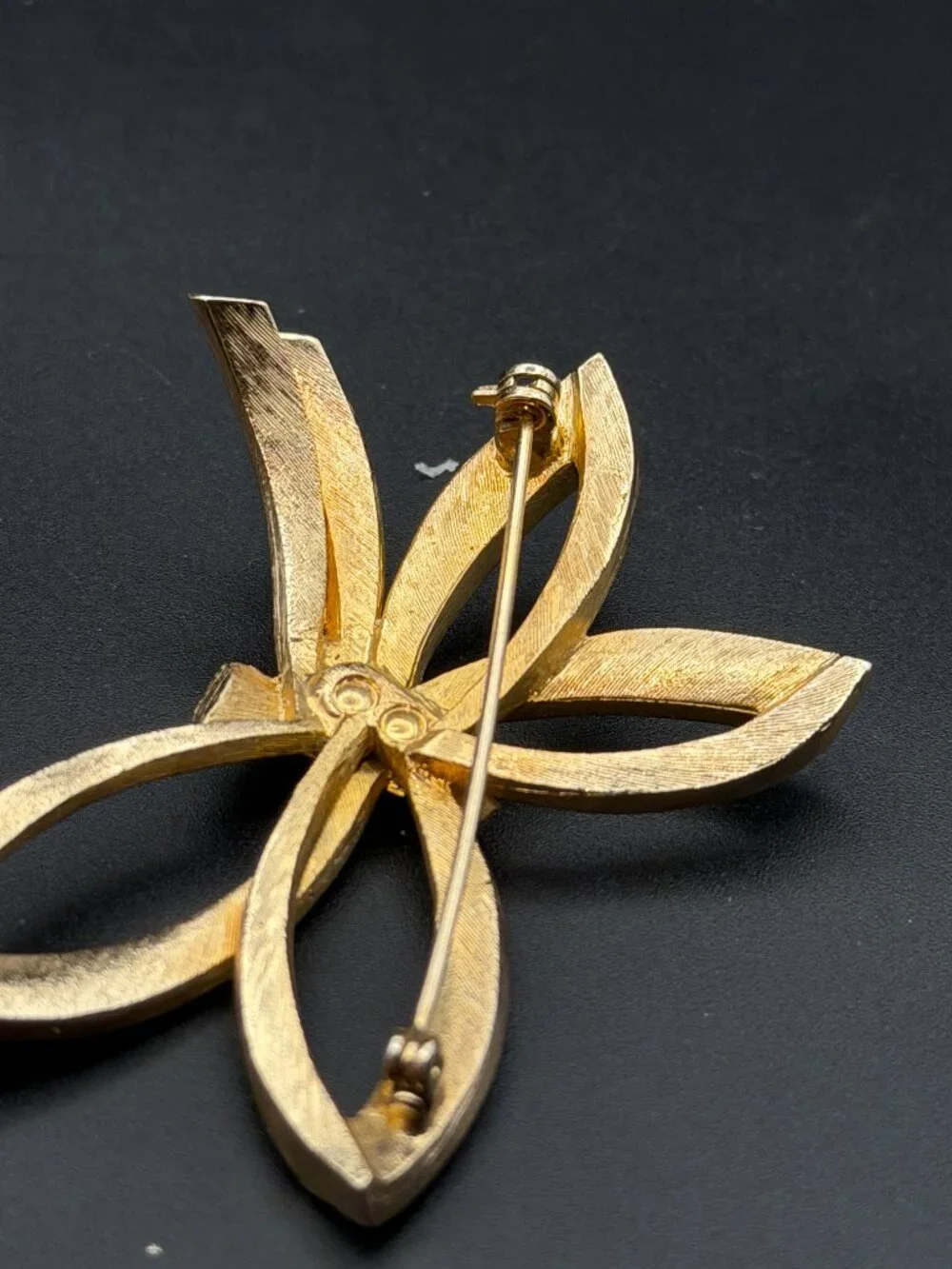 Vintage Gold Tone Clear Rhinestone Bow Brooch Pin Openwork Ribbon